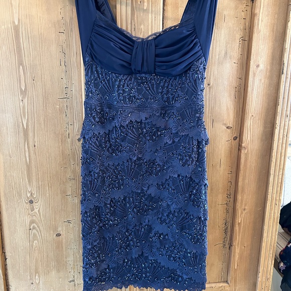 Le Chateau gorgeous navy blue with beads and scallop detail. Size S - Picture 1 of 5
